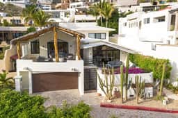 Casa Tres Palmas at el Pedregal by The Agency Baja - Image 2