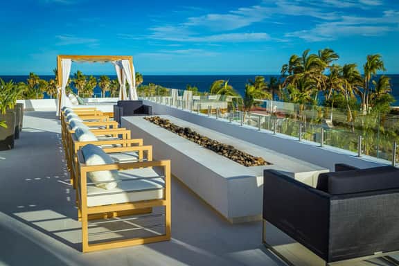 Casa Aqua Blanca at Tourist Corridor by The Agency - Image 3